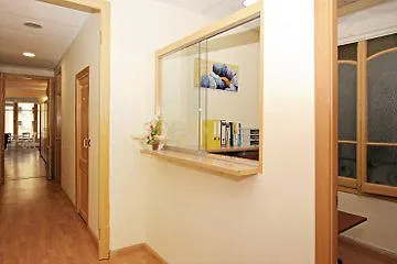 Hostal Felipe II 바르셀로나 0*,